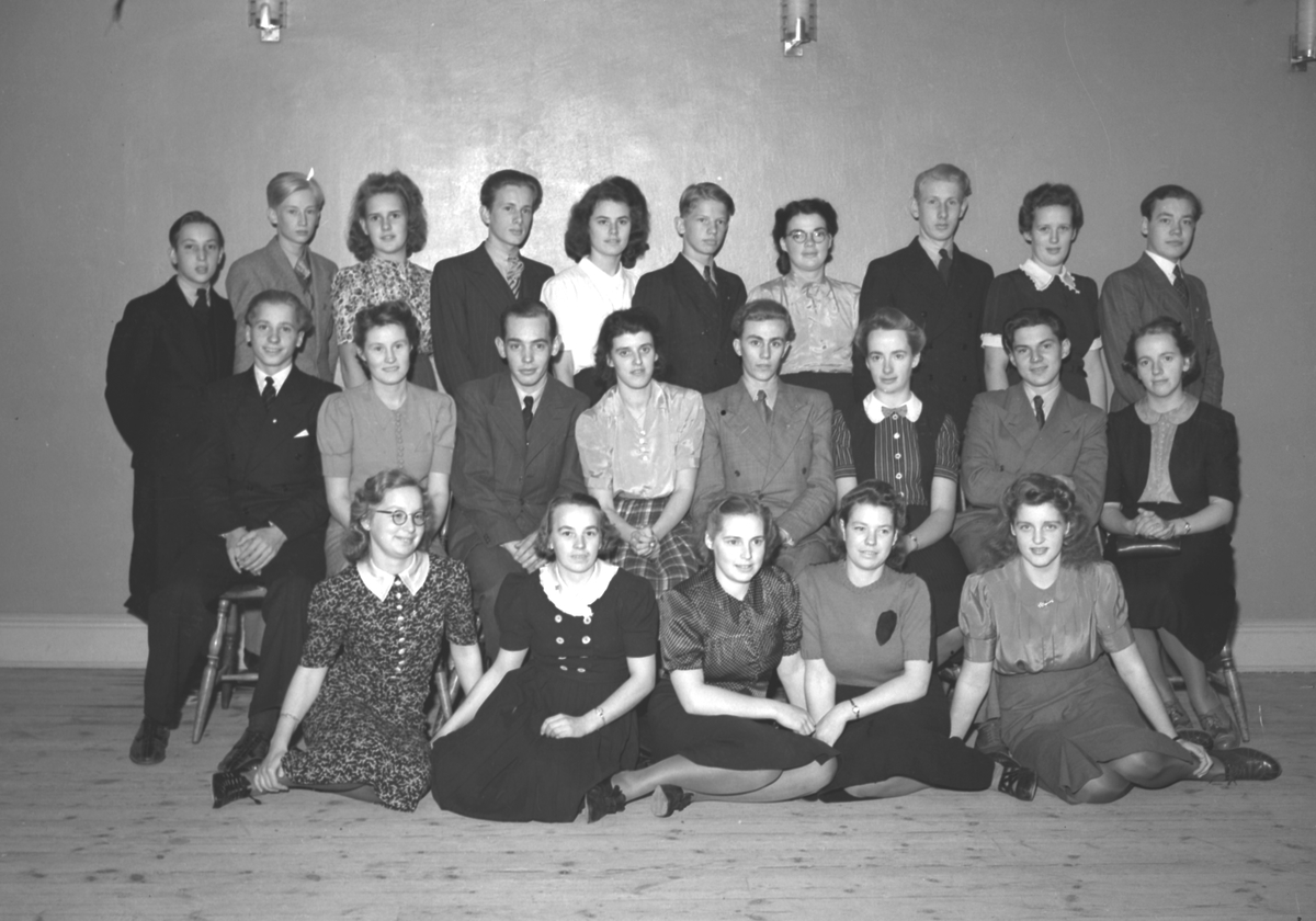 Ungdomsutställningen "Ungdomen Vill och Kan". Söndagsskola. Den 4 oktober 1941.