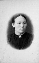 Atelierportrett av Pauline Pedersen, Å.