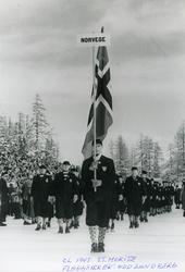 Den norske troppen i OL i St. Moritz 1948. Flaggbærer Odd Lu