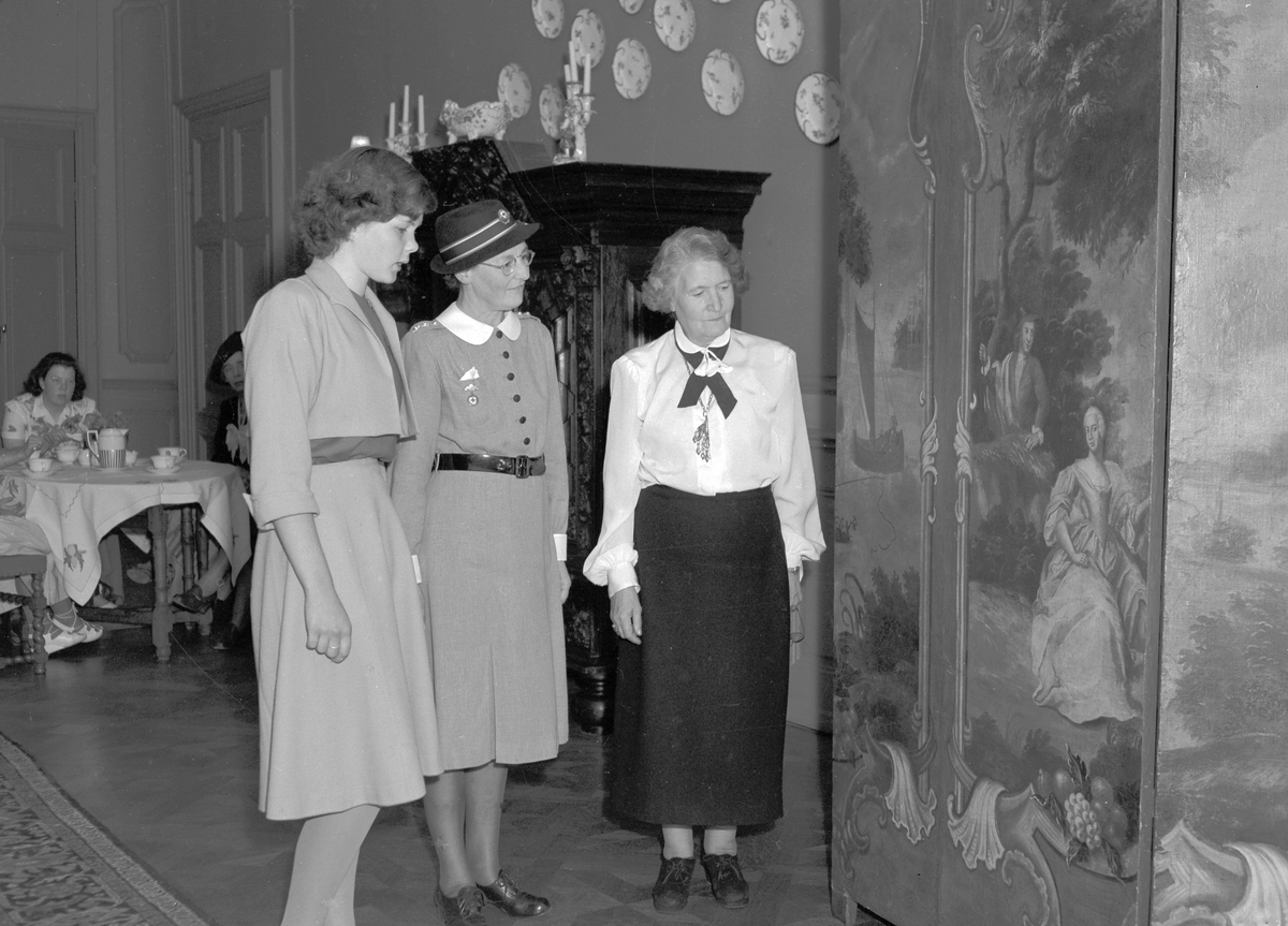 Maja Sandler. Besök av Engelska Röda Korssystrar.Den 31 september 1949