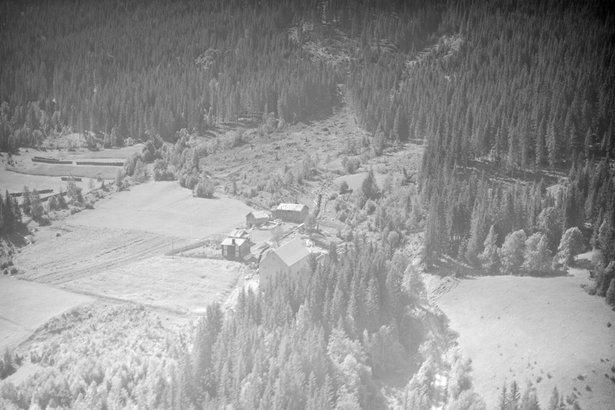 Gardsbruket Rønningen i Vestre Gausdal. - Maihaugen / DigitaltMuseum