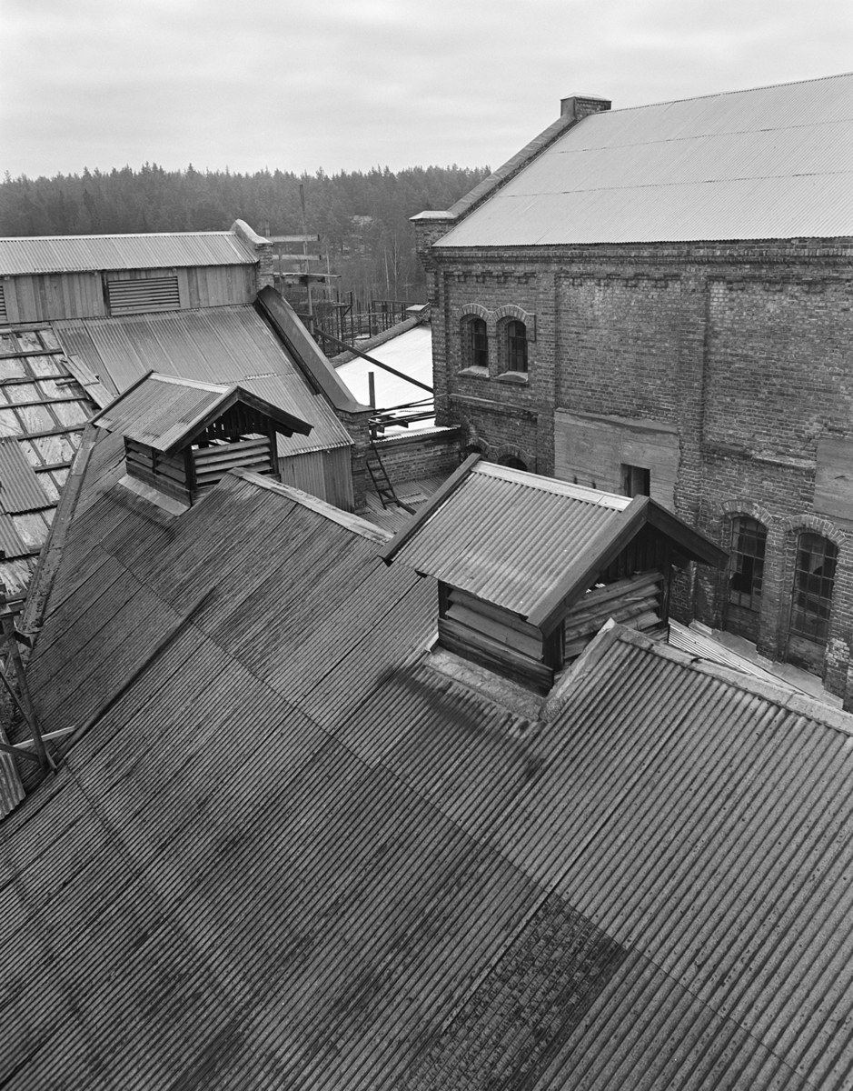 Klevfos Industrimuseum, Klevbakken, Ådalsbruk, Løten. Eksteriør, restaurering, oversikt tak, bygninger.