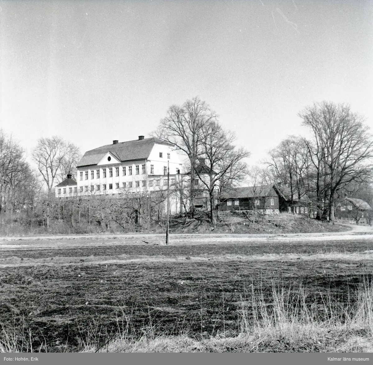 Fredriksbergs herrgård från sydväst.