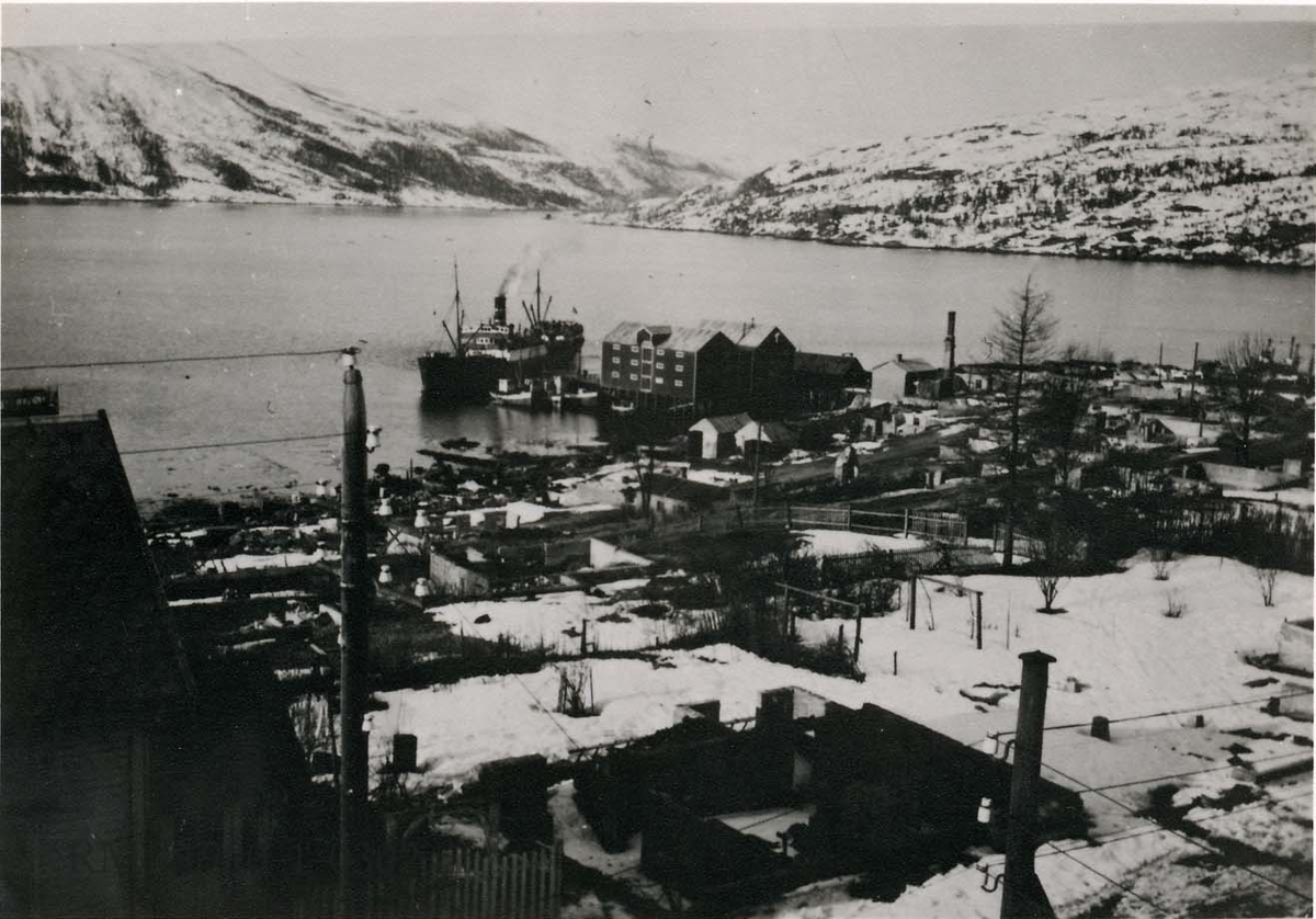 Hemnesberget, etter bombing 1940.