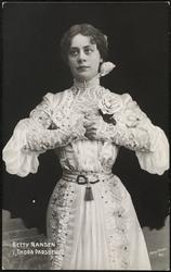 Betty Nansen som Tora Parsberg.