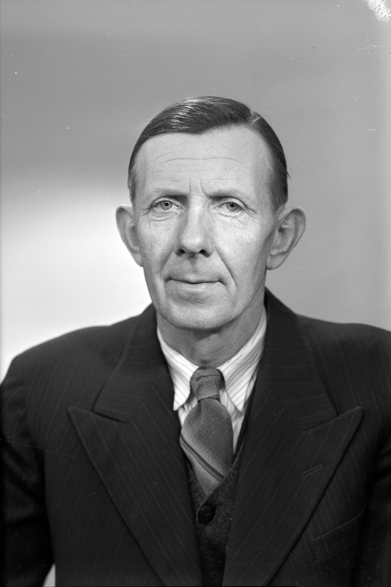 Herr Rickhard Svensson, Fack 16, Untraverken, Orrskog. 16 mars 1946.