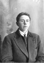 Jon Haugen, Heggli (f. 1916)