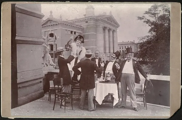 Fra Tivolis balkong mot Nationaltheatret.