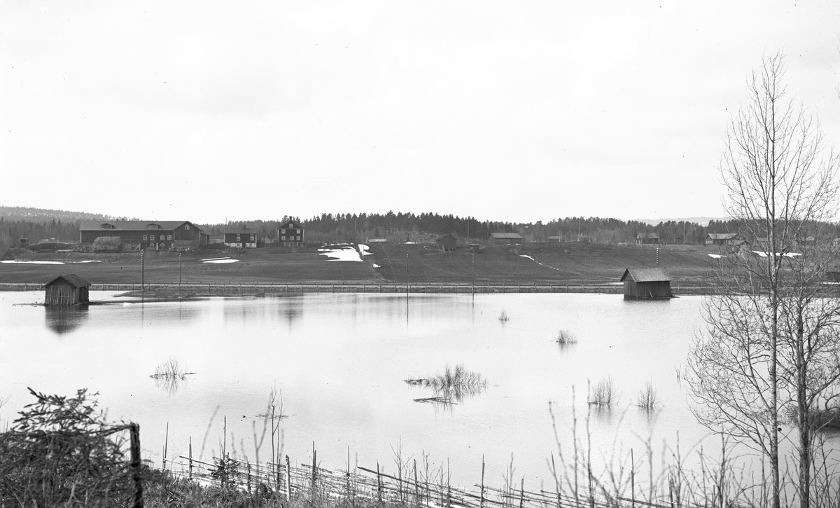 Översvämning i Hästboån. Åkrarna från Kilsberget. Den 25 september 1927