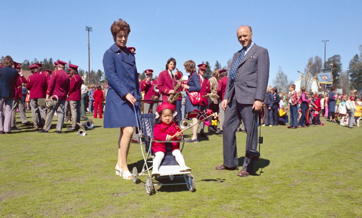 17.maifeiring, Strømmen, reportasjebilder