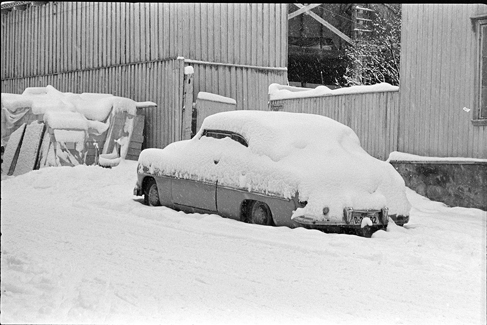 Nedsnødd bil, snøvær,vinter, Hamar.