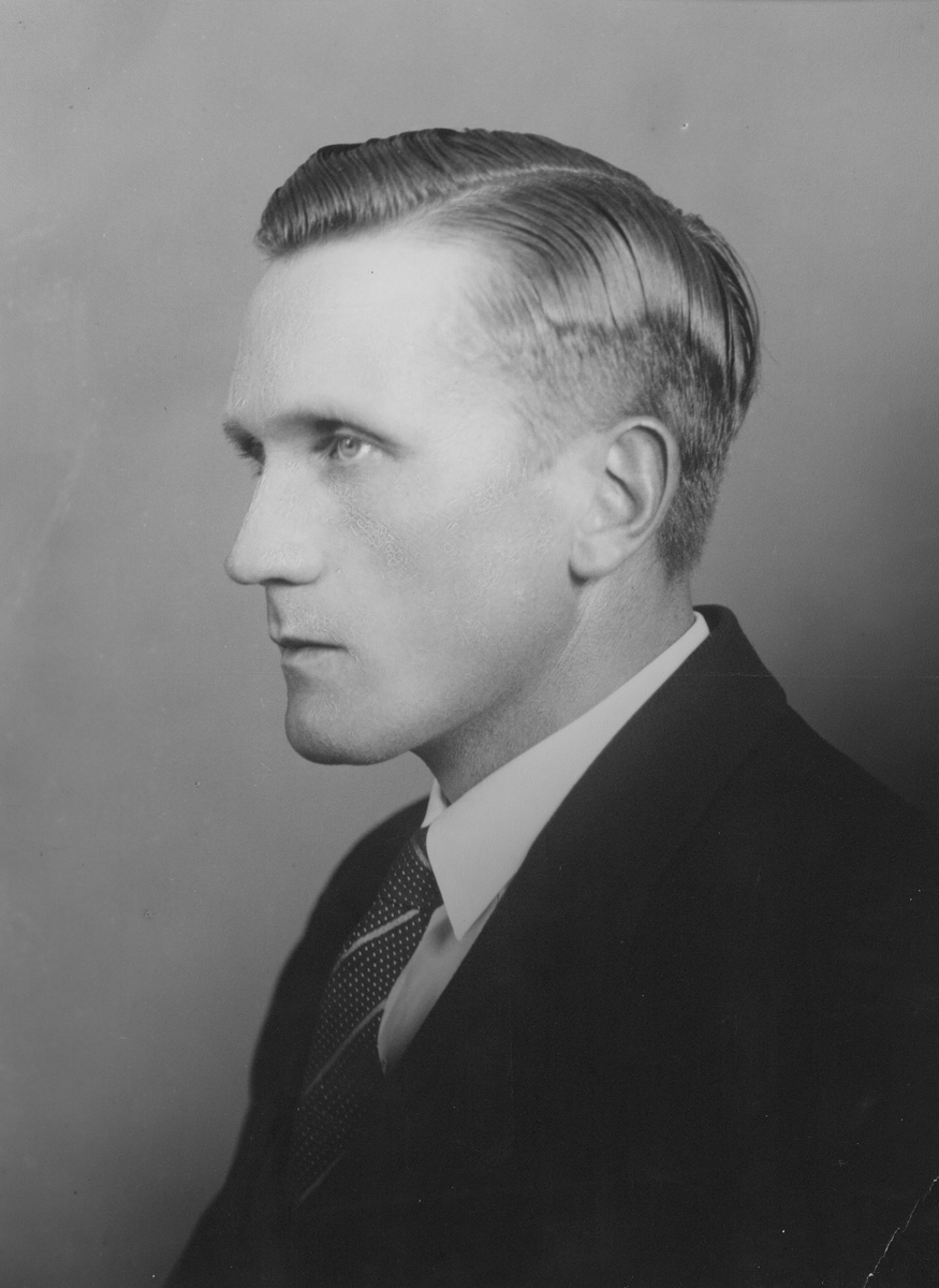 Fotograf Bertil Hansson född 1901. Åsmundshyttan.