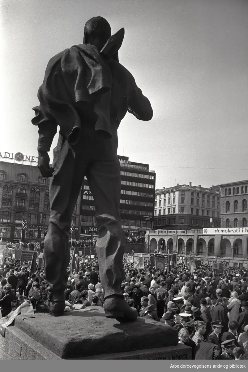 1. mai 1970, Youngstorget. Parole: Demokrati i hverdagen - likeverd og sosialisme.