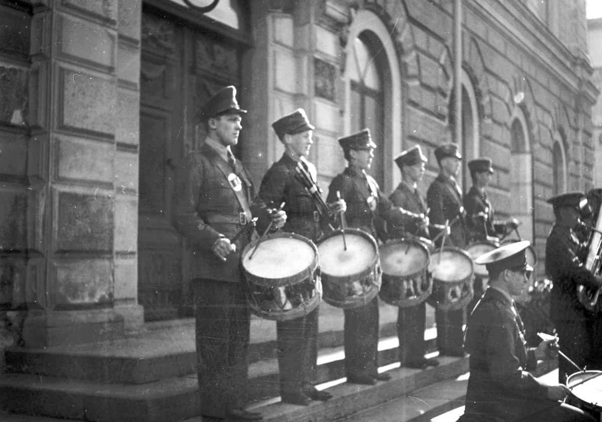 Musikanter. 3:dje Försvarslånet. Den 12 April 1942
