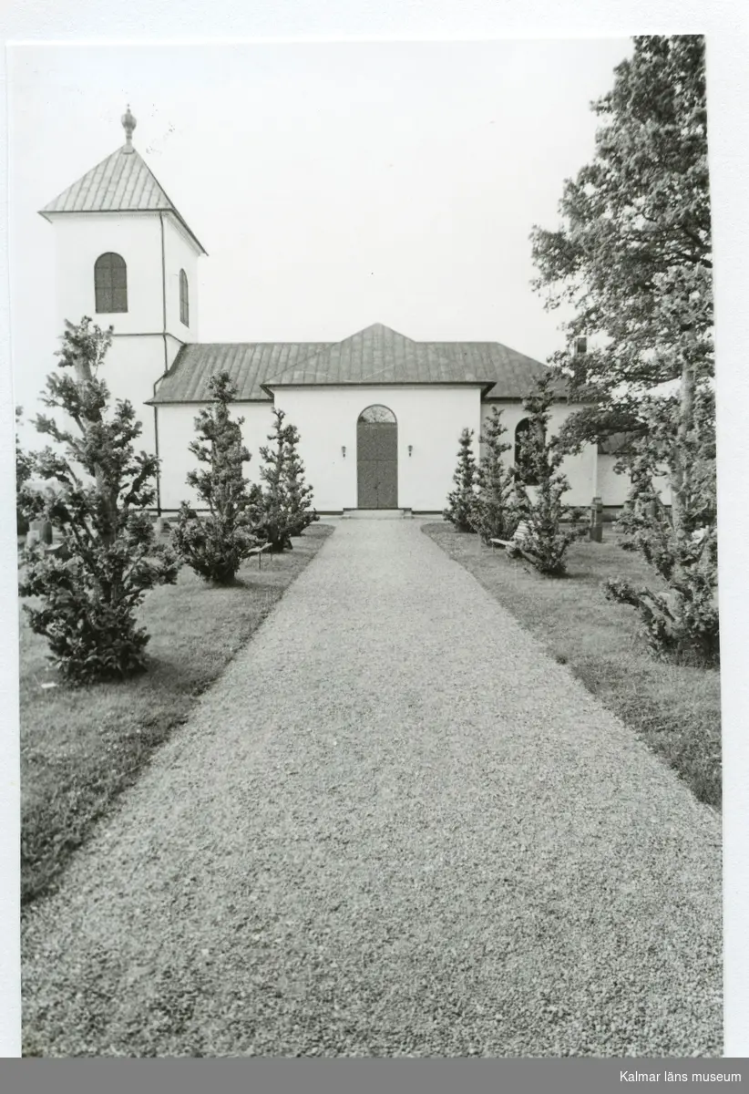 Hälleberga kyrka före branden 1976.