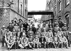 "Arbeidsstokken ved Moss Aktiemøller fotografert mellom Cent