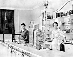 Otto Trapness' bakerforretning i St. Marie gate 57 i Sarpsbo