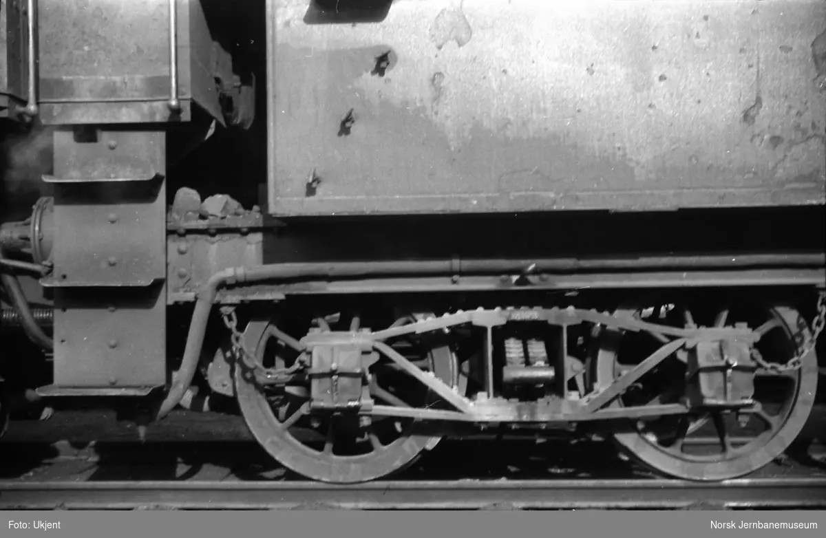 Damplokomotiv type 39a nr. 168 - tenderboggier og stigtrinn