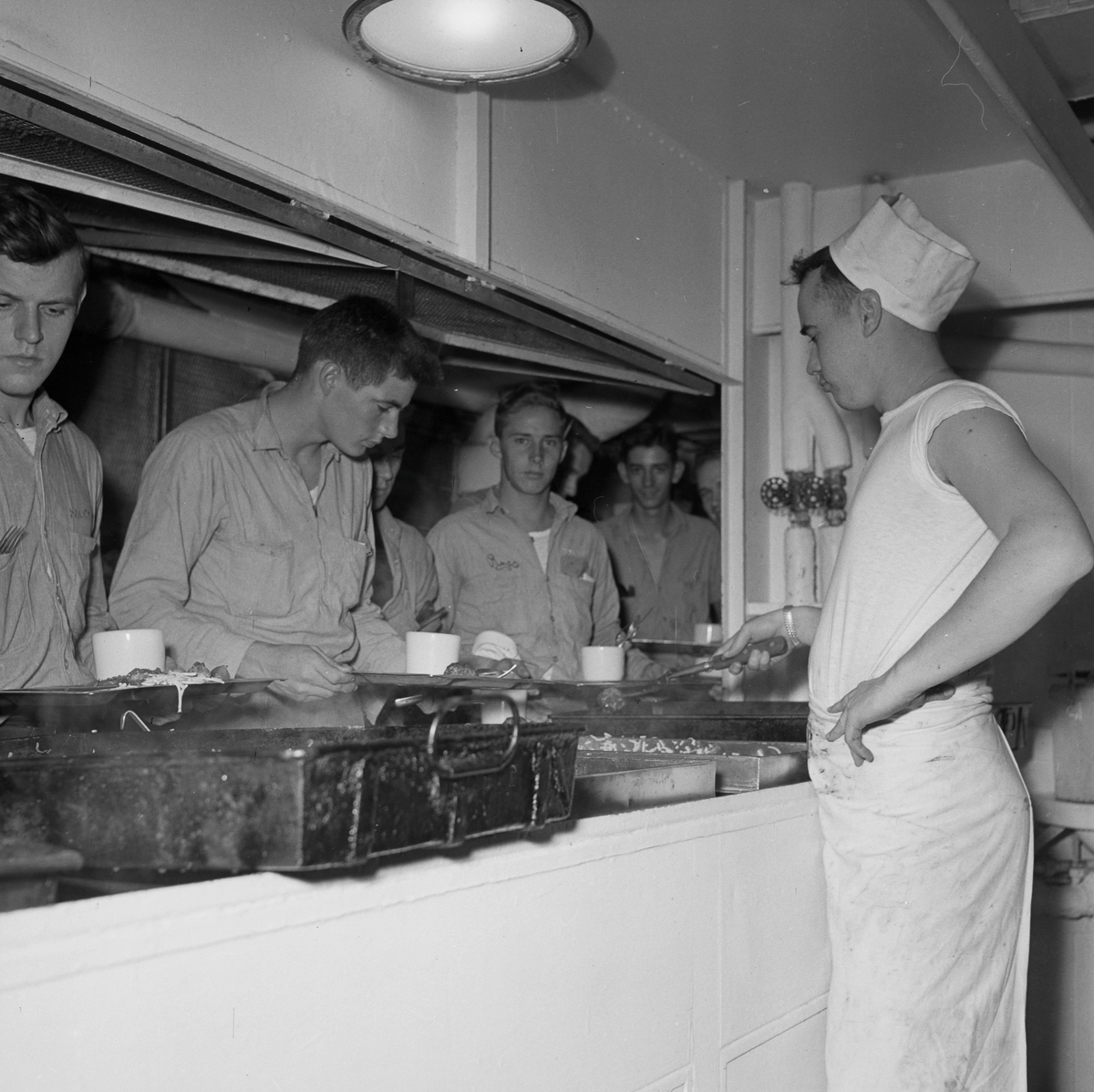 USS Currituck deltar i Natolandenes militærøvelse "Main Brace"