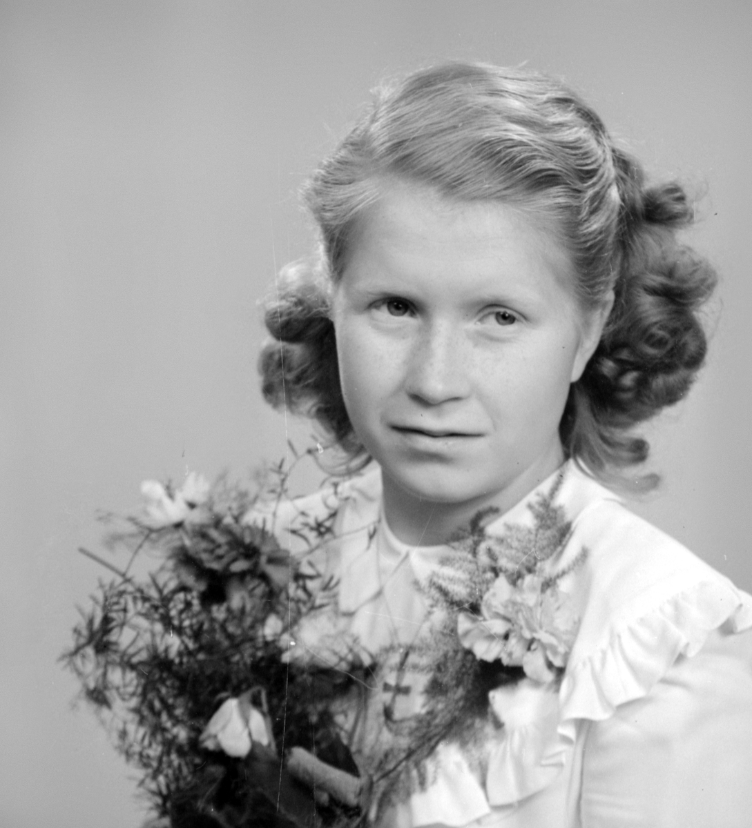 Konfirmanden Birgit Eriksson (?). Foto i maj 1950.

