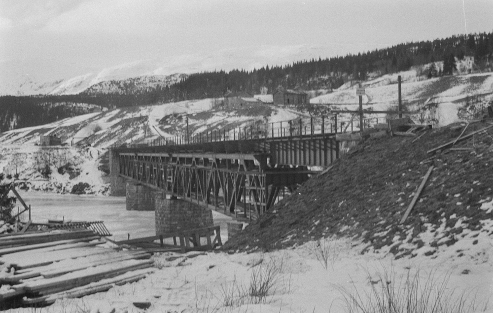 Jernbanebrua på Kvalfors. vinter.