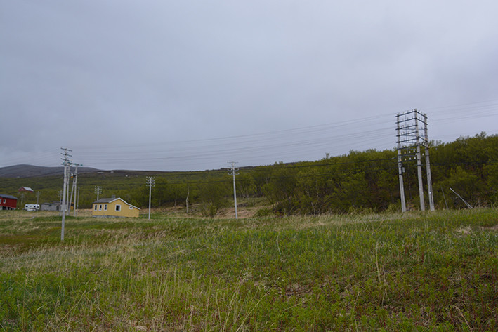 I Lebesby, Finnmark, er det bevart et unikt knutepunkt for  linjekursen. Det er et trekantet knutepunkt med 4-piggs kurs i tre retninger, montert i slutten av 1950-årene. Ca 30 stolper er beholdt rundt krysset.
