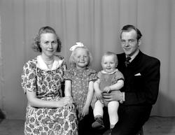 Fra Nordmøre museums fotosamlinger, Halås-arkivet.