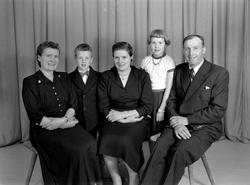 Anne og Kondrad ? Med barna Kjell Aksel, Aud og Eva.
Fra Nor