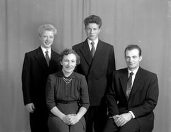 Familien Gunnar Ulset. Fra Nordmøre museums fotosamlinger, H