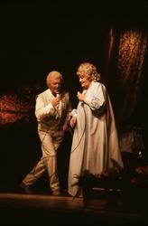 Jan Høiland og Elisabeth Grannemann på scenen.