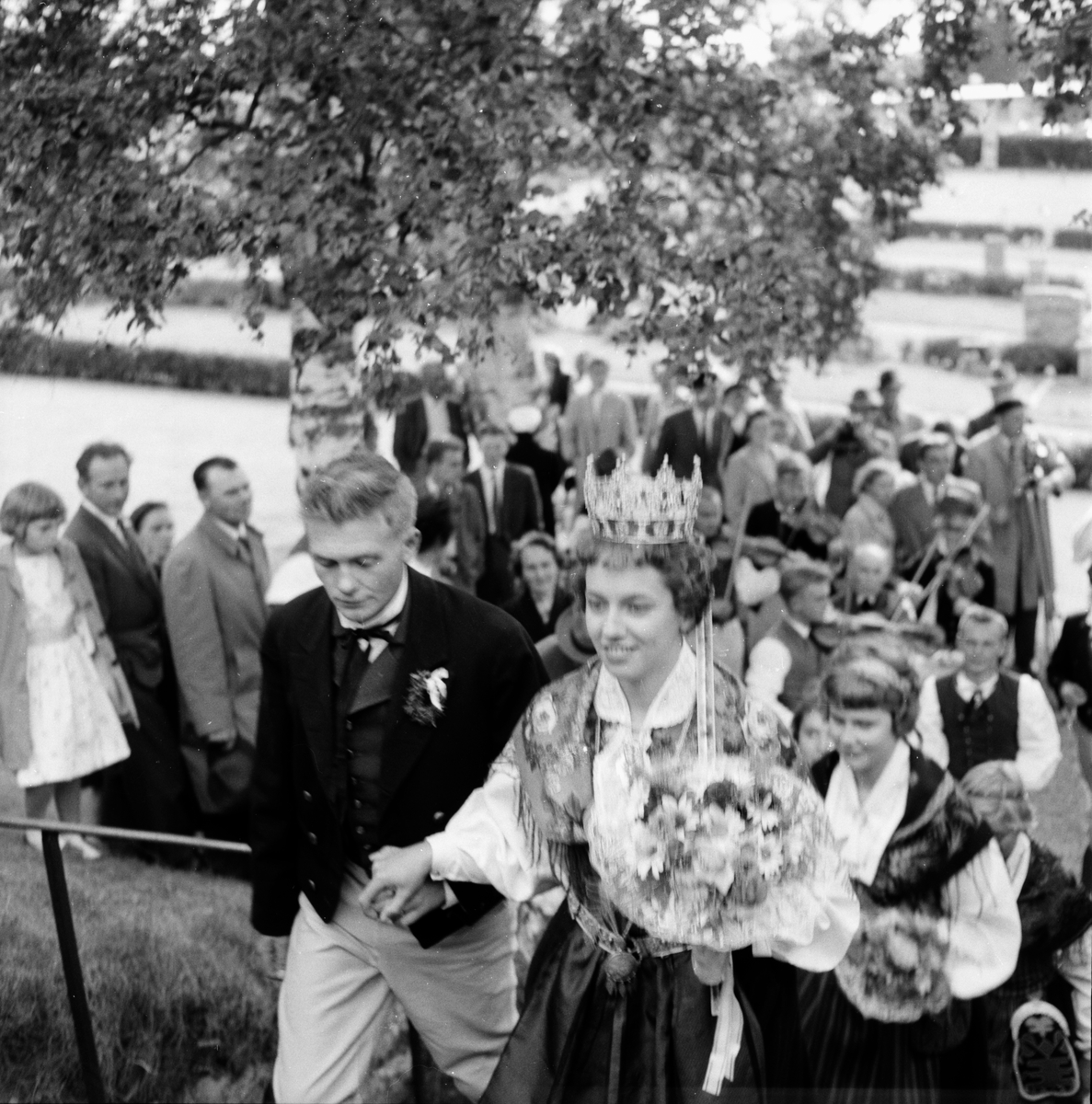 Bröllop mellan Bengt Olsson och Göhlin Ahlström, den 3/8 1958.