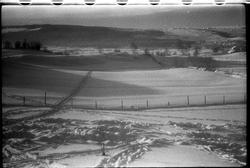 Vinterlandskap. Utsikt i retning Lensbygda fra fotografens e