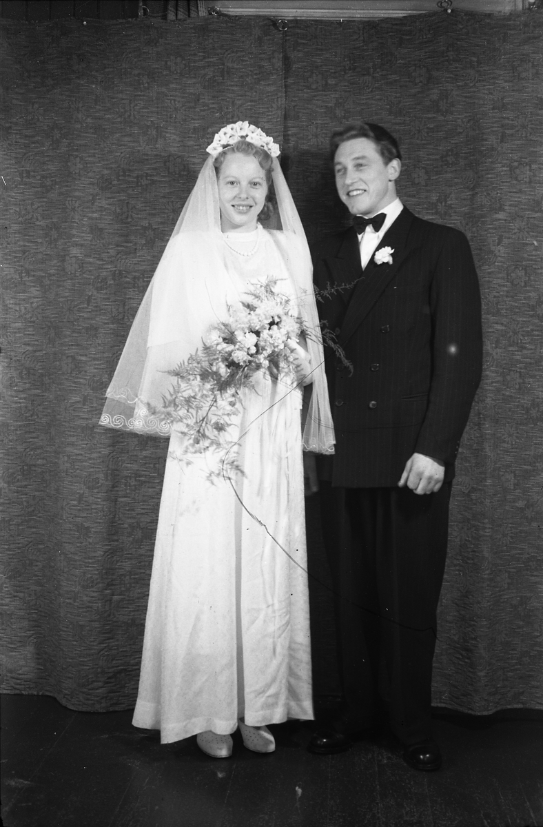 Portrett av uidentifisert brudepar. Sju bilder.