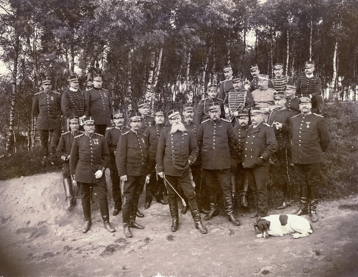 Grupporträtt av officerare vid Norra skånska regementet P 6, Helsingborg 1898.