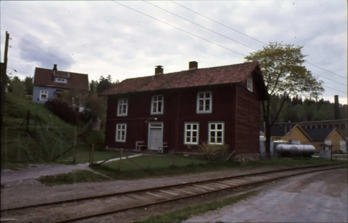 Foto med motiv fra Sveitservillaer og annen bebyggelse i Jevnaker, 1973.
