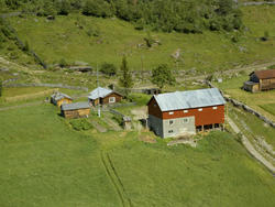 Sør-Fron, Hundorp, Nordre Øverbygda. Holbrekka eller Holdbre