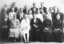 Personer, gruppebilde, bryllup til Arnljot og Mari Nyhus.