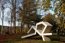 Locomotion (Wrestle) [Skulptur]