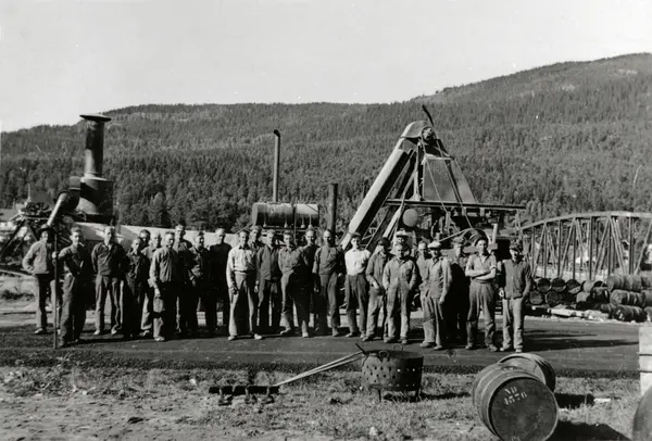 Asfaltering Brustad 1940-1941 ved Tretten bru i Oppland