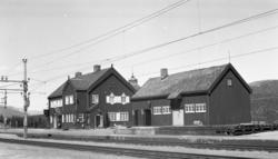 Hjerkinn stasjonsbygning og godshus/uthusbygning