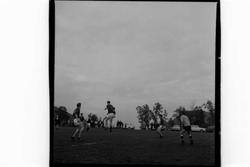 Divisjonsmusikken spiller på gata.