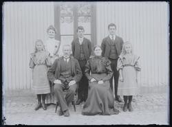 Familiebilde i Bråtengaten 15, Moss.
Fra venstre: Borghild 