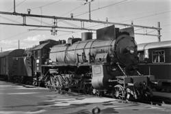 Persontog fra Gjøvik til Oslo Ø på Gjøvik stasjon. Toget tre