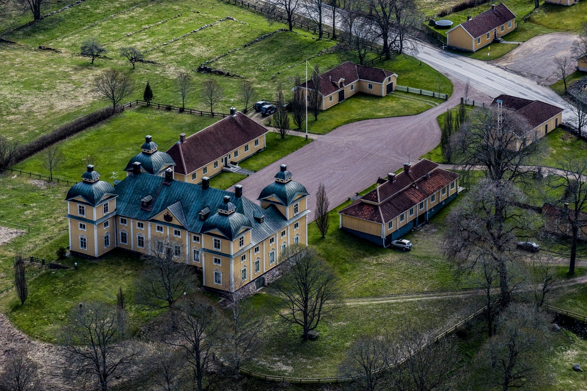 Flygfoto över Gripenbergs slott i Tranås kommun.