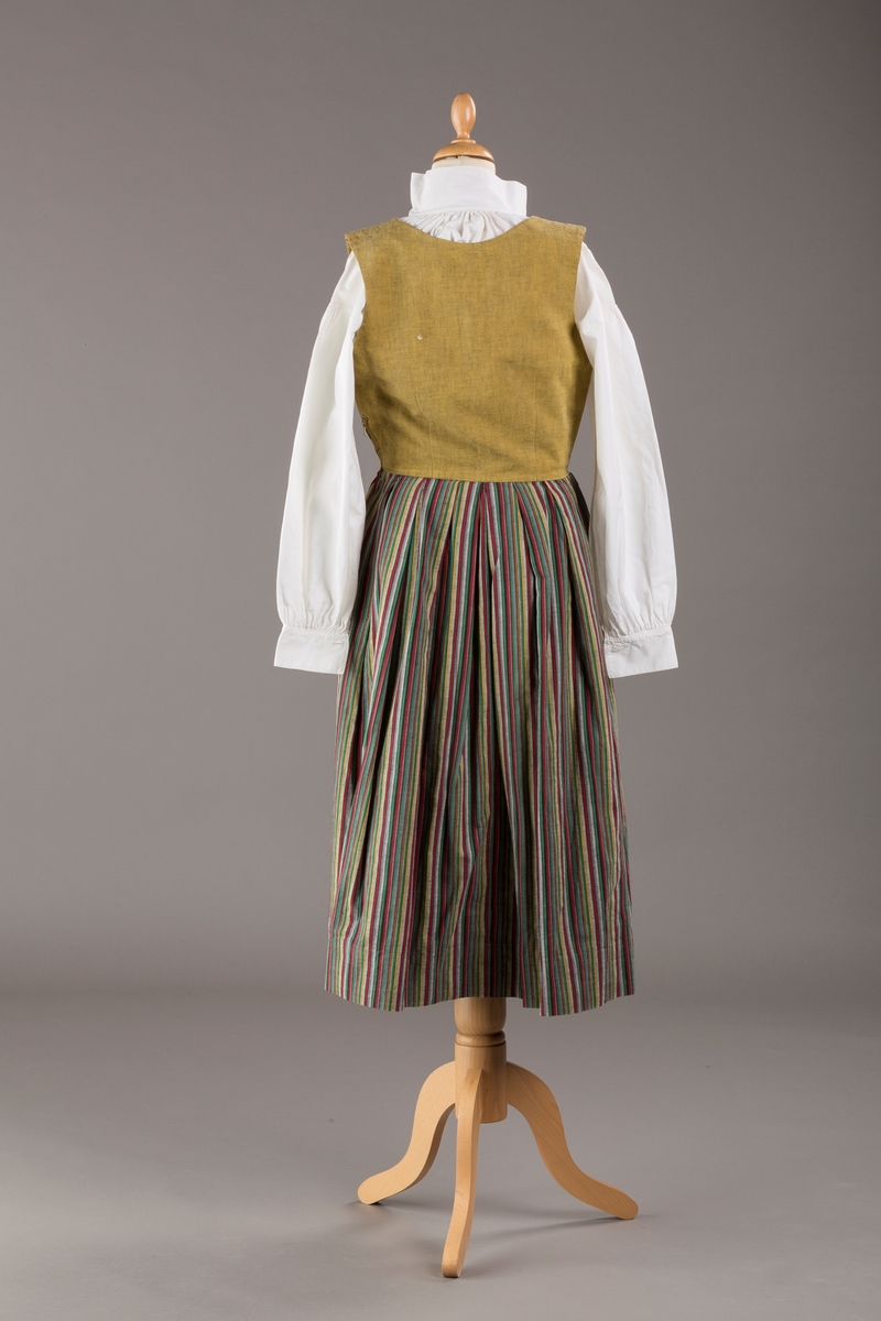 Striper i renningen i skjørtet