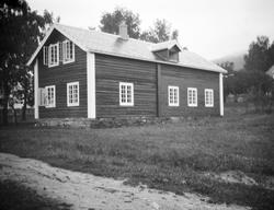 Tømmerhus, senere kalt Snikkersalen, som står ved Gudbrandsd