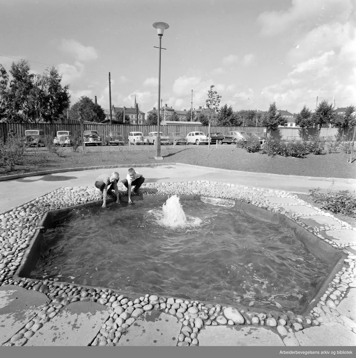 Throne Holst plass. August 1960