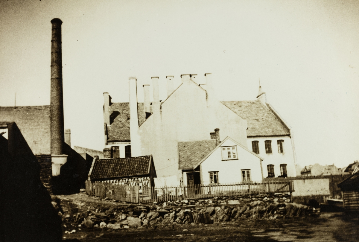 X Risøen - Haugesunds Preserving Co.s fabrikk bygget 1906 sett fra syd.
