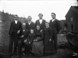 Rikard Berges fotoarkiv. Svalastoga, Nesland, Rauland. Famil