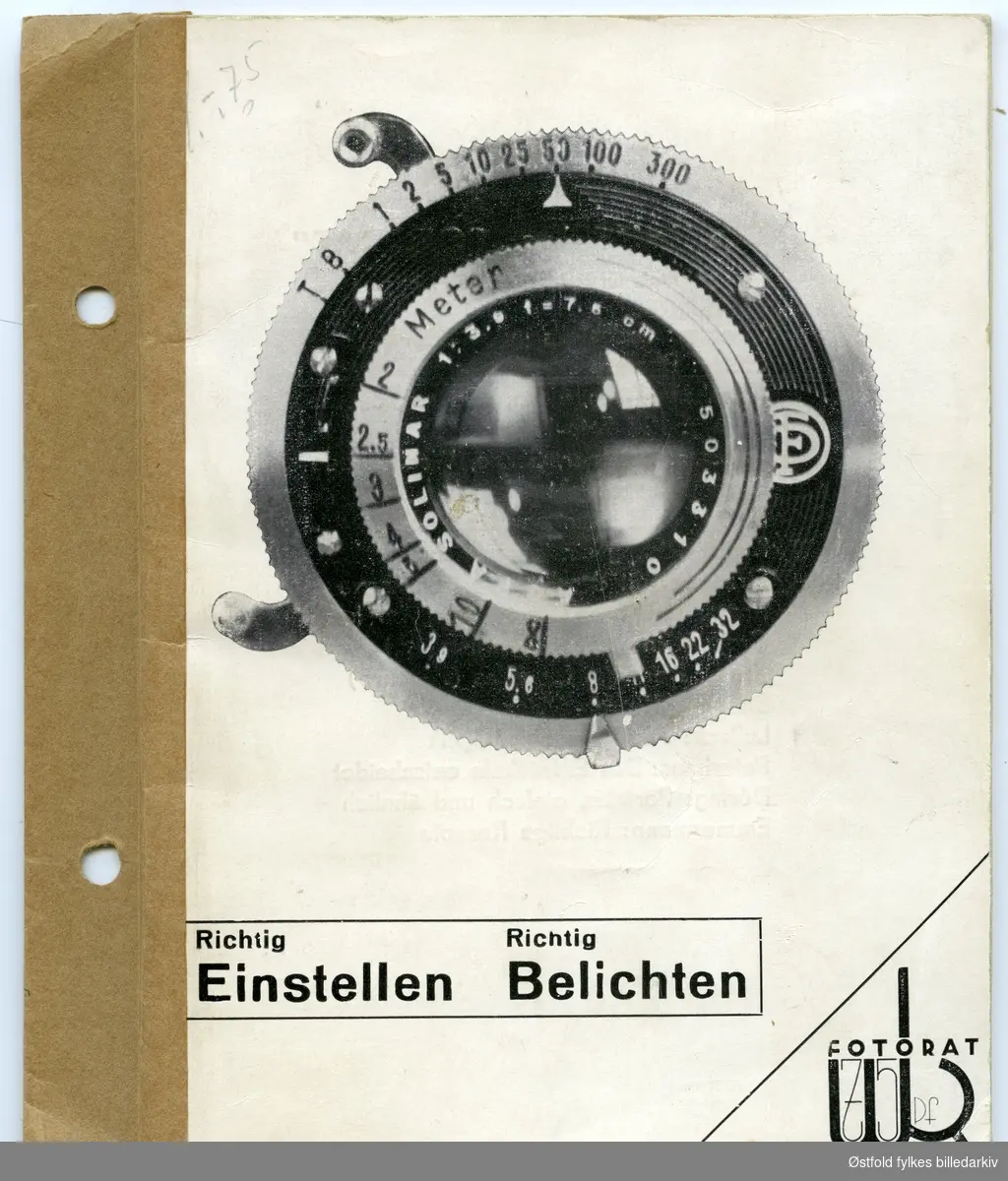 Småhefte med tittel: 
W. Kross: Richtig einstellen, richtig belichten. Der Fotorat 9. Verlag Wilhelm Knapp. Halle (S). 1945.
